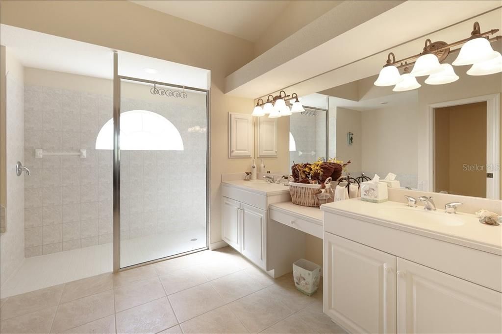 В аренду: $3,500 (3 спален, 2 ванн, 2216 Квадратных фут)