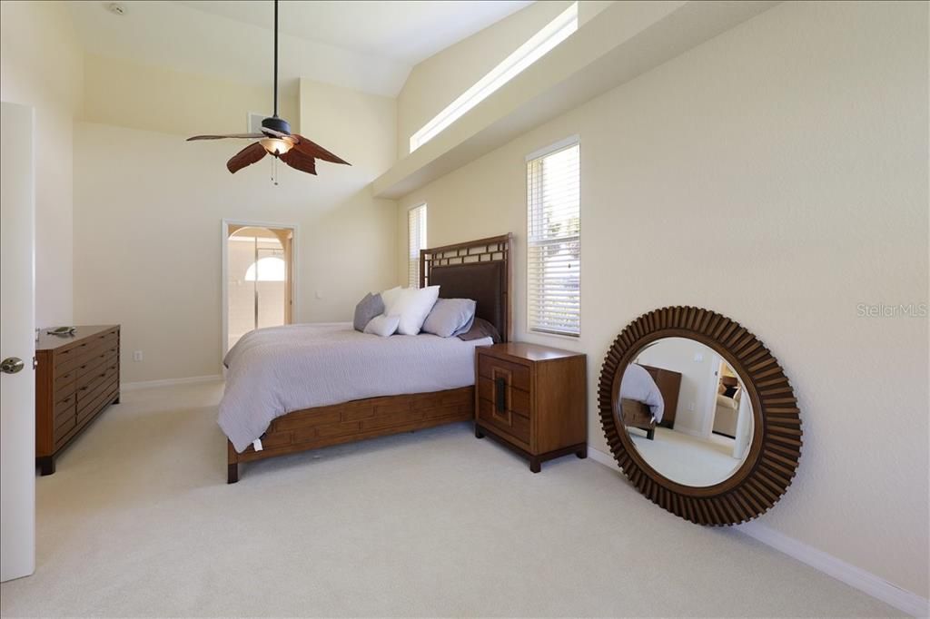 В аренду: $3,500 (3 спален, 2 ванн, 2216 Квадратных фут)