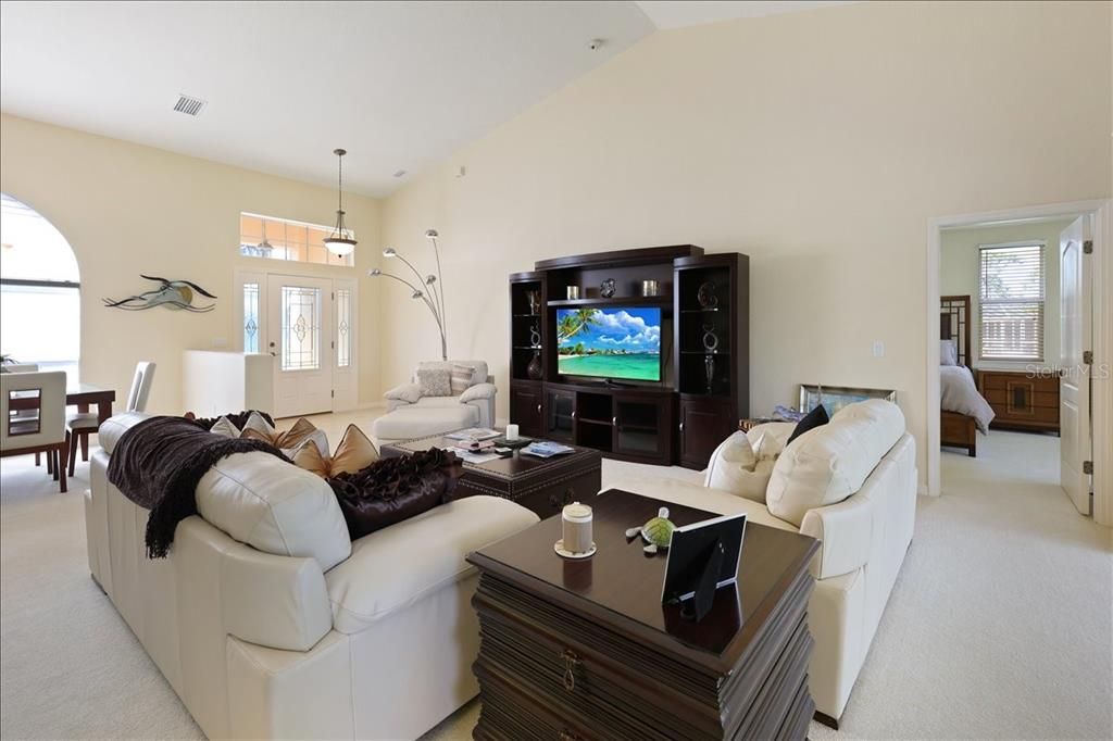 В аренду: $3,500 (3 спален, 2 ванн, 2216 Квадратных фут)