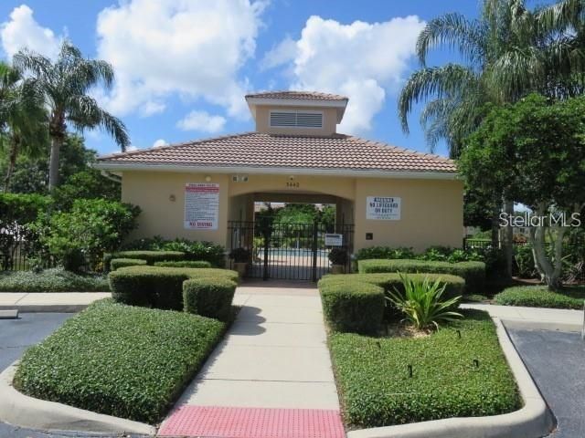 For Rent: $2,150 (3 beds, 2 baths, 1954 Square Feet)