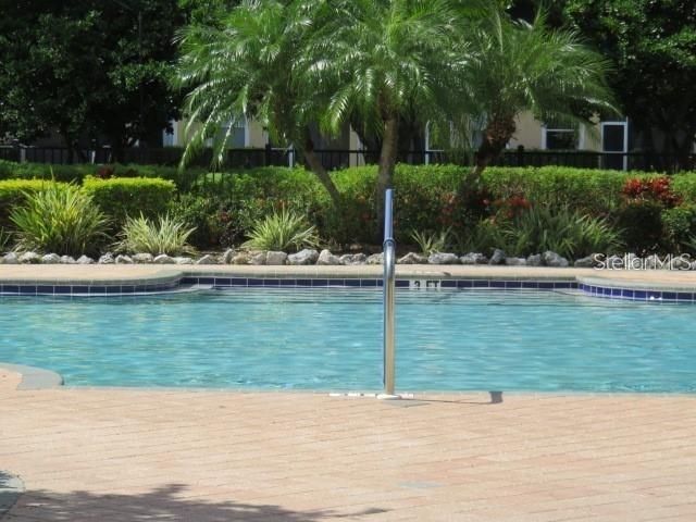 For Rent: $2,150 (3 beds, 2 baths, 1954 Square Feet)