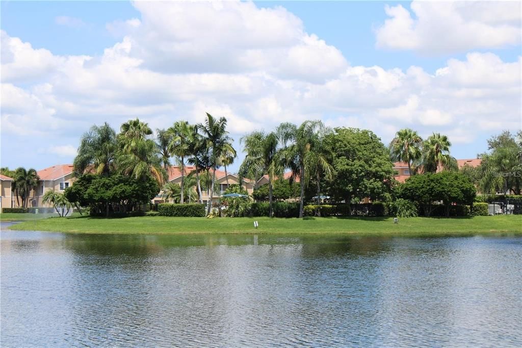 For Rent: $2,150 (3 beds, 2 baths, 1954 Square Feet)