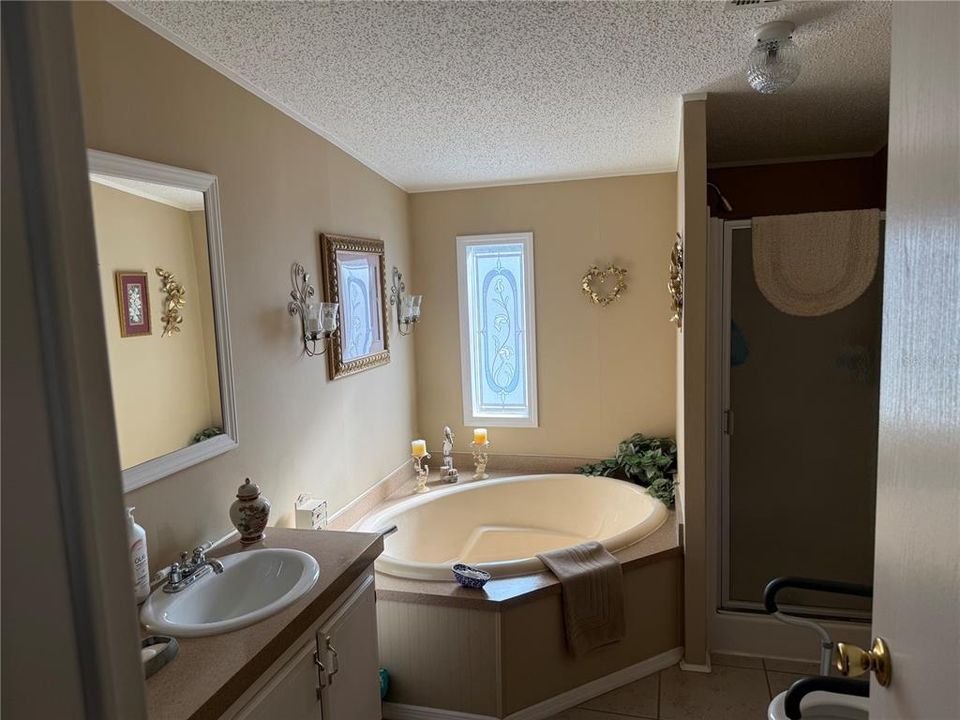 待售: $160,000 (3 贝兹, 2 浴室, 1104 平方英尺)