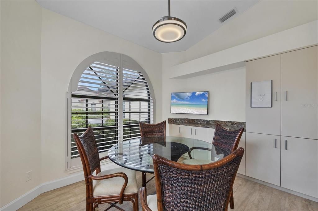 En Renta: $3,000 (2 camas, 2 baños, 2207 Pies cuadrados)