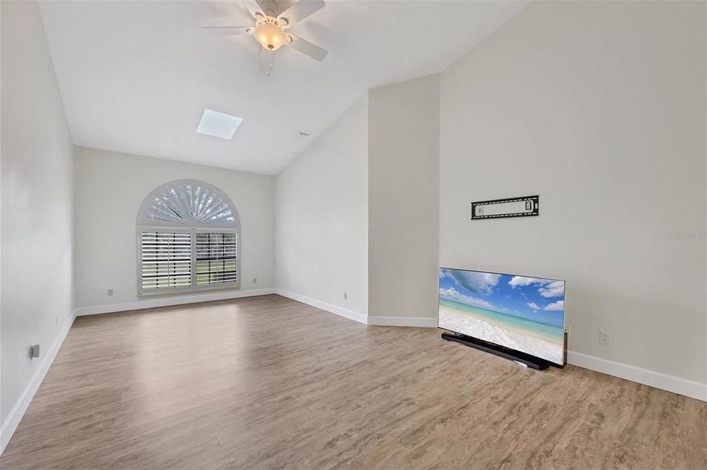 En Renta: $3,000 (2 camas, 2 baños, 2207 Pies cuadrados)