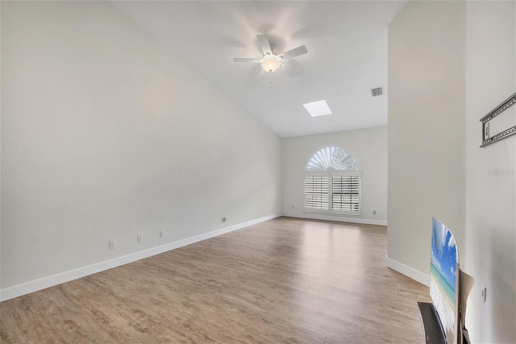 En Renta: $3,000 (2 camas, 2 baños, 2207 Pies cuadrados)