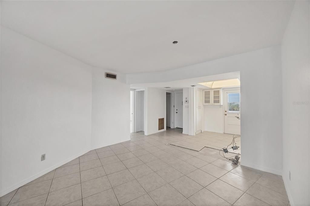 待售: $629,000 (2 贝兹, 2 浴室, 1248 平方英尺)