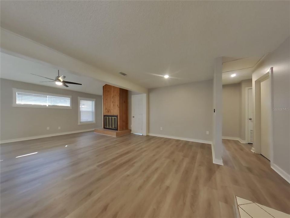 For Rent: $2,669 (4 beds, 2 baths, 1733 Square Feet)