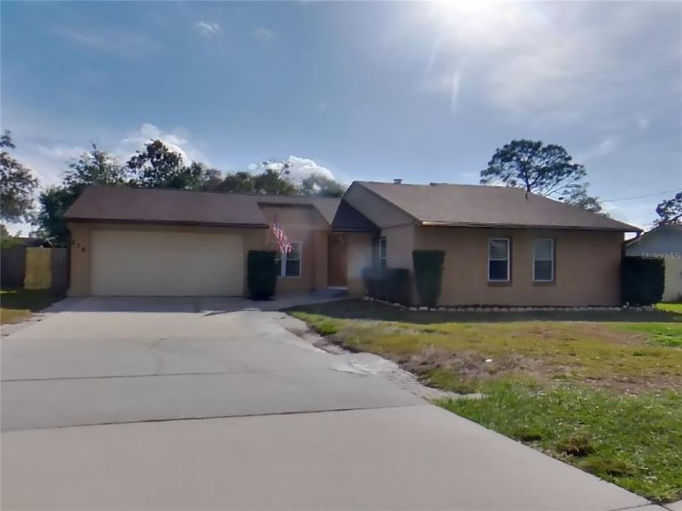 For Rent: $2,669 (4 beds, 2 baths, 1733 Square Feet)