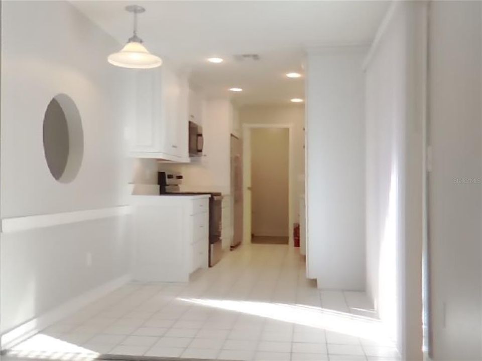 For Rent: $2,669 (4 beds, 2 baths, 1733 Square Feet)