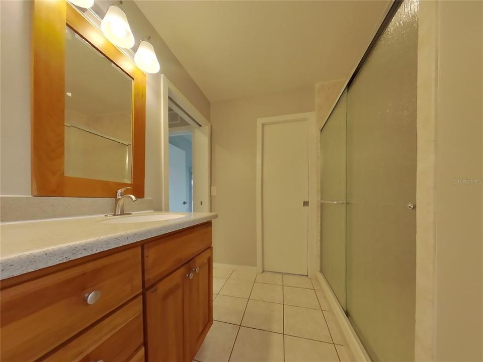 For Rent: $2,669 (4 beds, 2 baths, 1733 Square Feet)