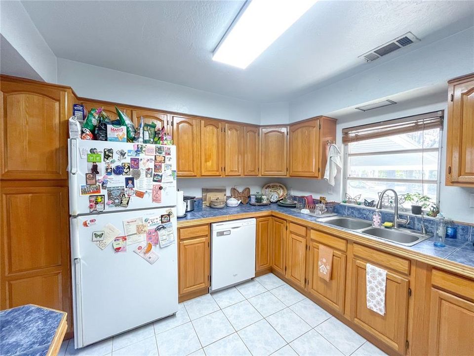 В аренду: $2,100 (3 спален, 2 ванн, 1735 Квадратных фут)