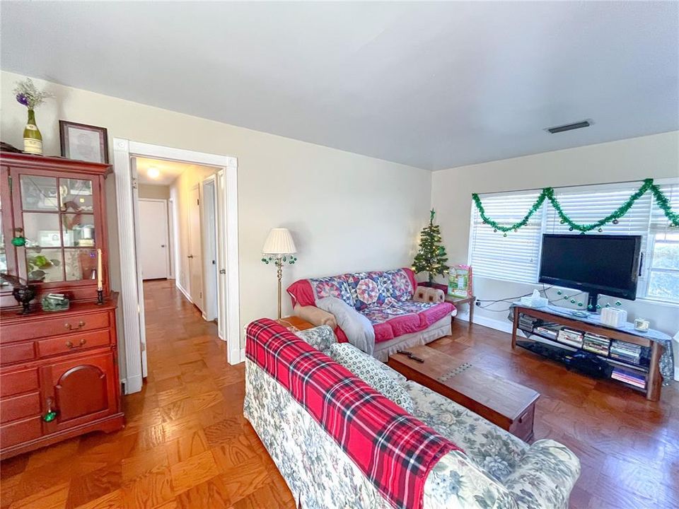 В аренду: $2,100 (3 спален, 2 ванн, 1735 Квадратных фут)