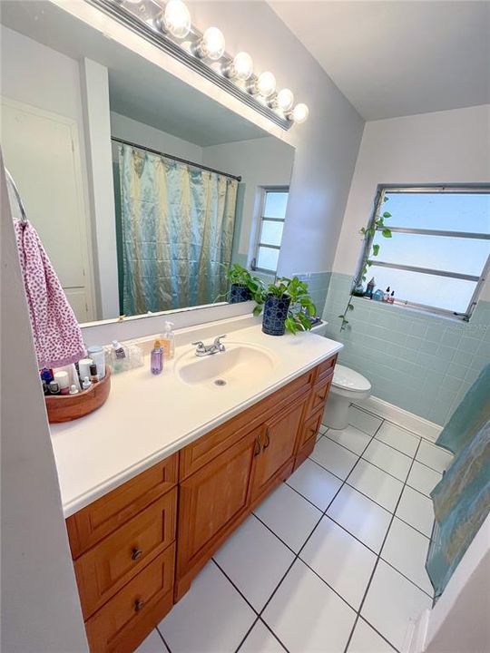 В аренду: $2,100 (3 спален, 2 ванн, 1735 Квадратных фут)