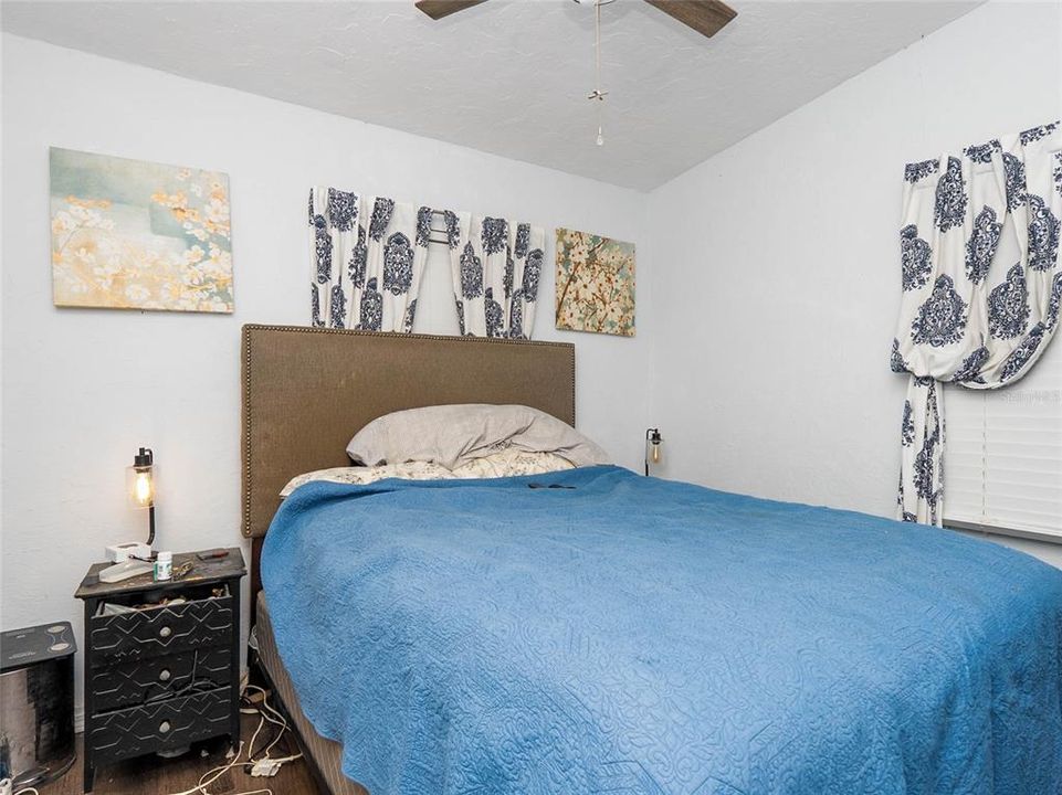 待售: $110,000 (2 贝兹, 1 浴室, 525 平方英尺)