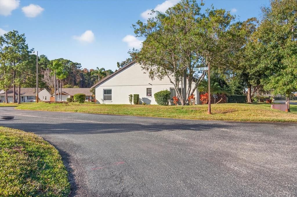 For Sale: $189,900 (2 beds, 2 baths, 988 Square Feet)