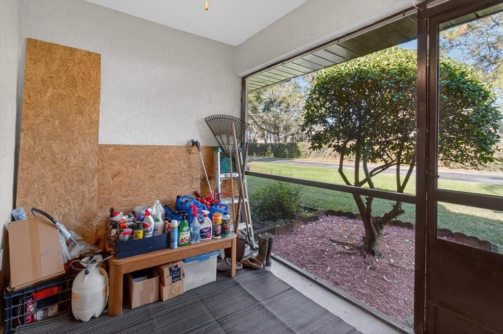 For Sale: $189,900 (2 beds, 2 baths, 988 Square Feet)