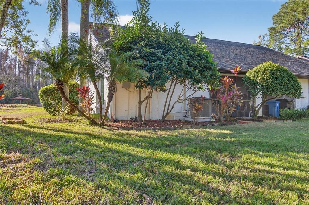 For Sale: $189,900 (2 beds, 2 baths, 988 Square Feet)