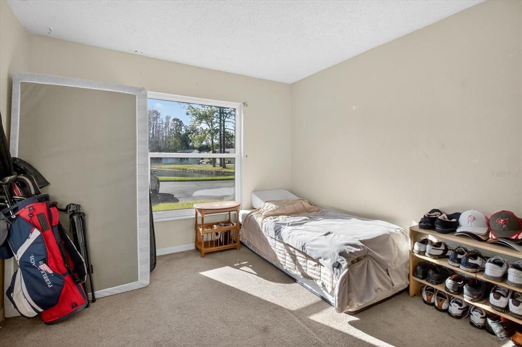 For Sale: $189,900 (2 beds, 2 baths, 988 Square Feet)