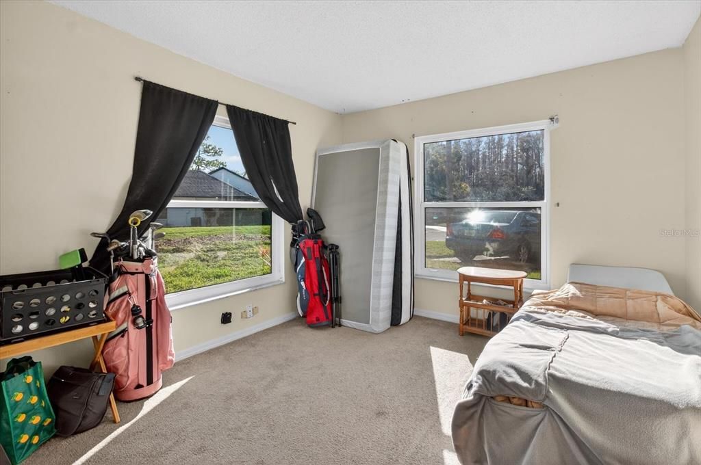 For Sale: $189,900 (2 beds, 2 baths, 988 Square Feet)