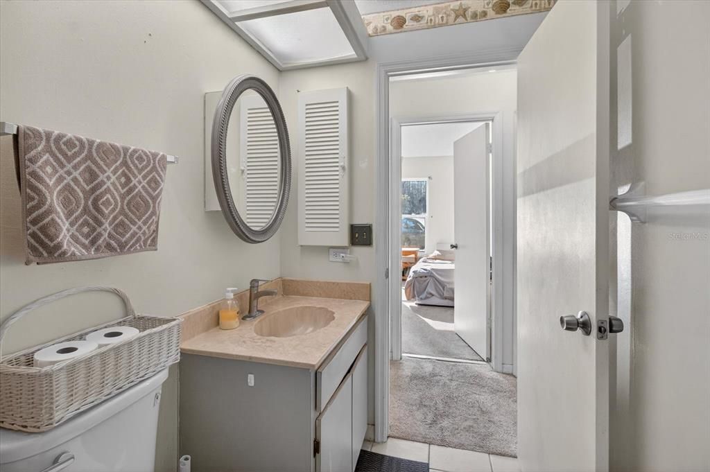 For Sale: $189,900 (2 beds, 2 baths, 988 Square Feet)