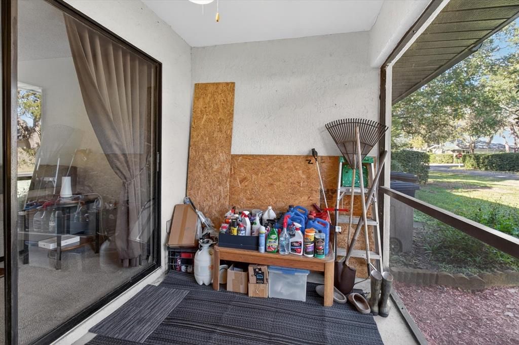 For Sale: $189,900 (2 beds, 2 baths, 988 Square Feet)