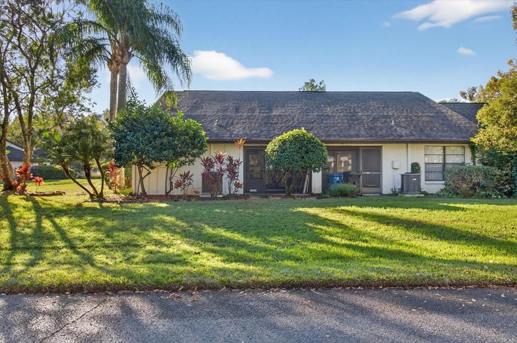 For Sale: $189,900 (2 beds, 2 baths, 988 Square Feet)