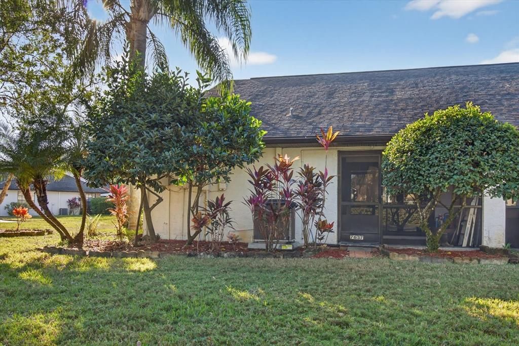 For Sale: $189,900 (2 beds, 2 baths, 988 Square Feet)