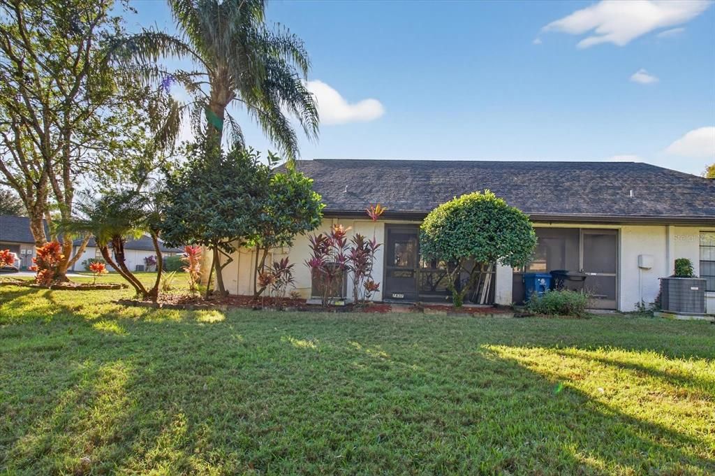 For Sale: $189,900 (2 beds, 2 baths, 988 Square Feet)