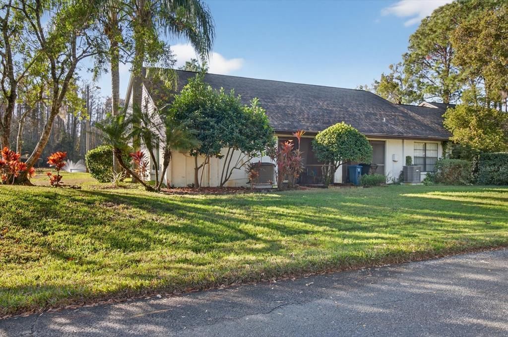 For Sale: $189,900 (2 beds, 2 baths, 988 Square Feet)