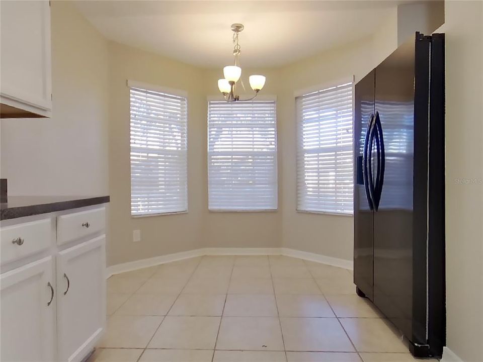 For Rent: $1,999 (3 beds, 2 baths, 1353 Square Feet)