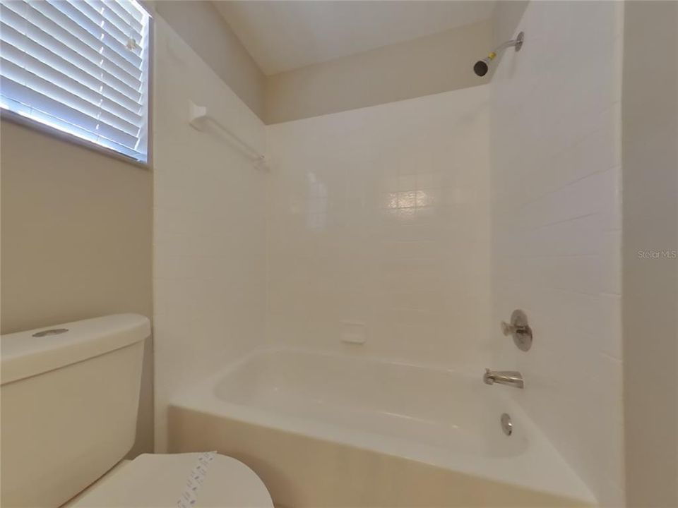 For Rent: $1,999 (3 beds, 2 baths, 1353 Square Feet)