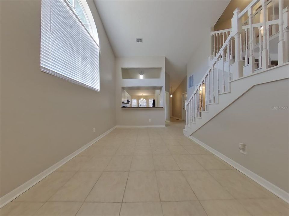 For Rent: $1,999 (3 beds, 2 baths, 1353 Square Feet)