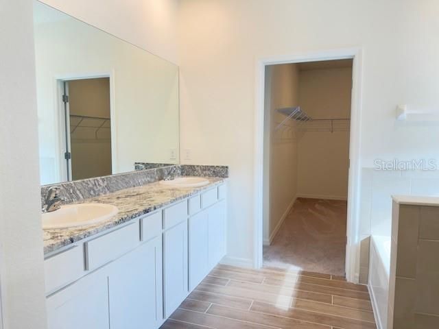 For Rent: $3,200 (5 beds, 3 baths, 2821 Square Feet)