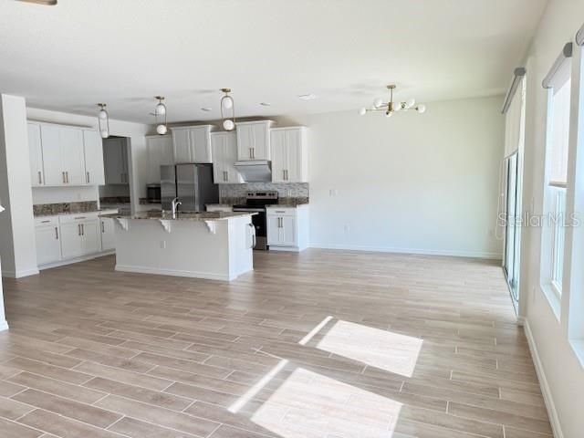 For Rent: $3,200 (5 beds, 3 baths, 2821 Square Feet)