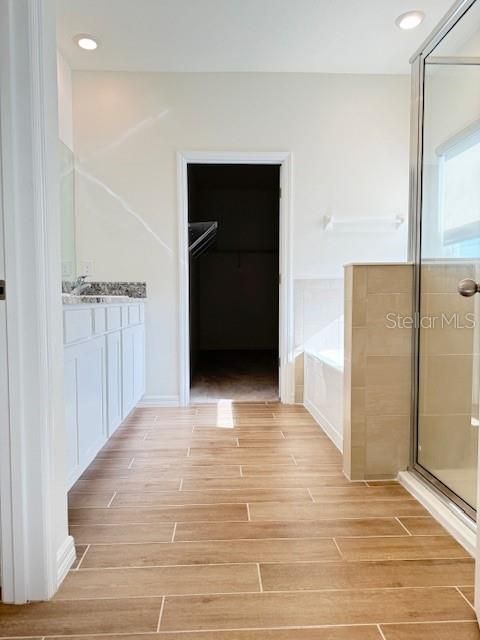 For Rent: $3,200 (5 beds, 3 baths, 2821 Square Feet)