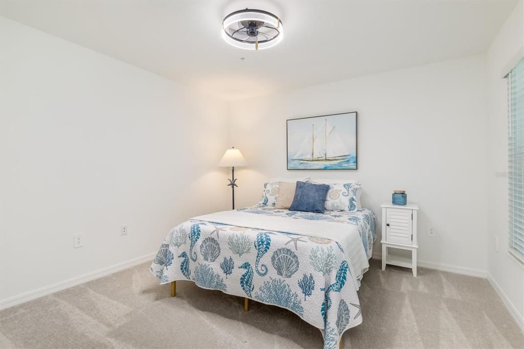 На продажу: $389,000 (2 спален, 2 ванн, 1366 Квадратных фут)