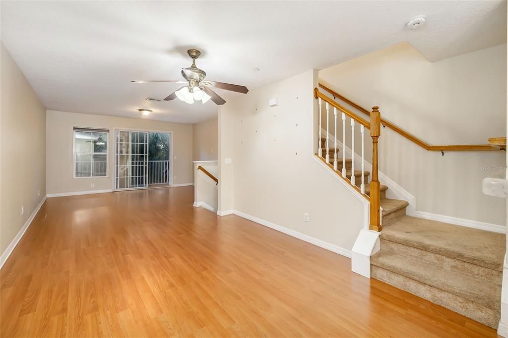 待售: $199,000 (2 贝兹, 2 浴室, 1064 平方英尺)