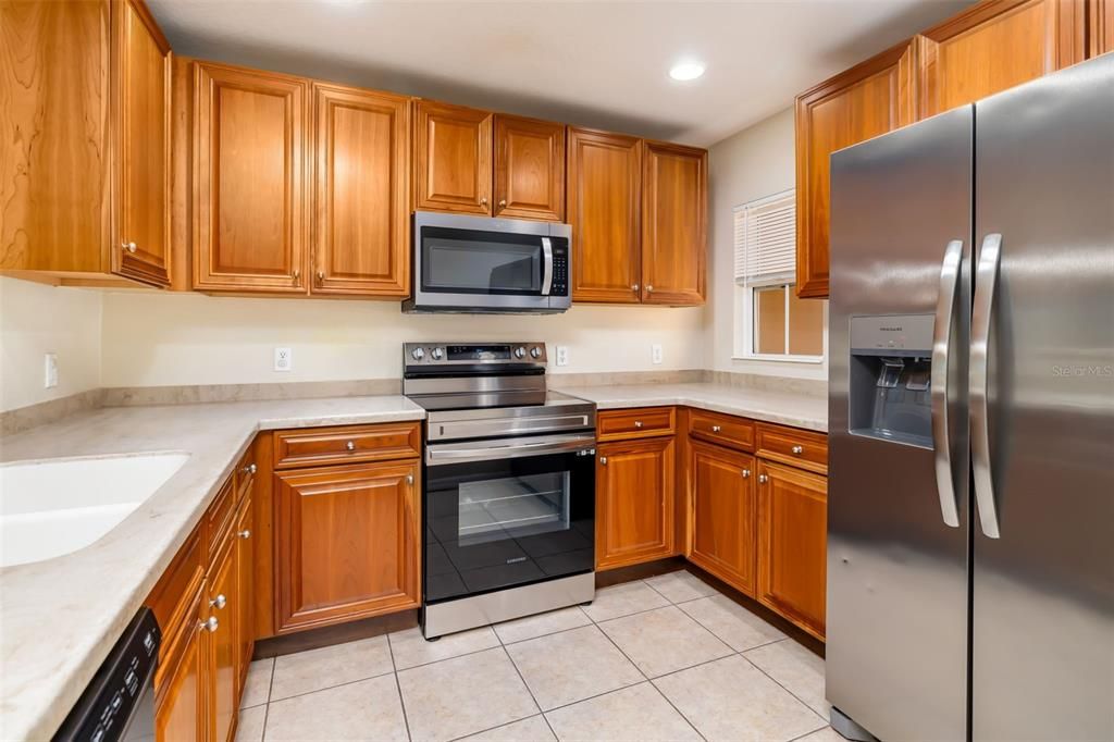 待售: $199,000 (2 贝兹, 2 浴室, 1064 平方英尺)