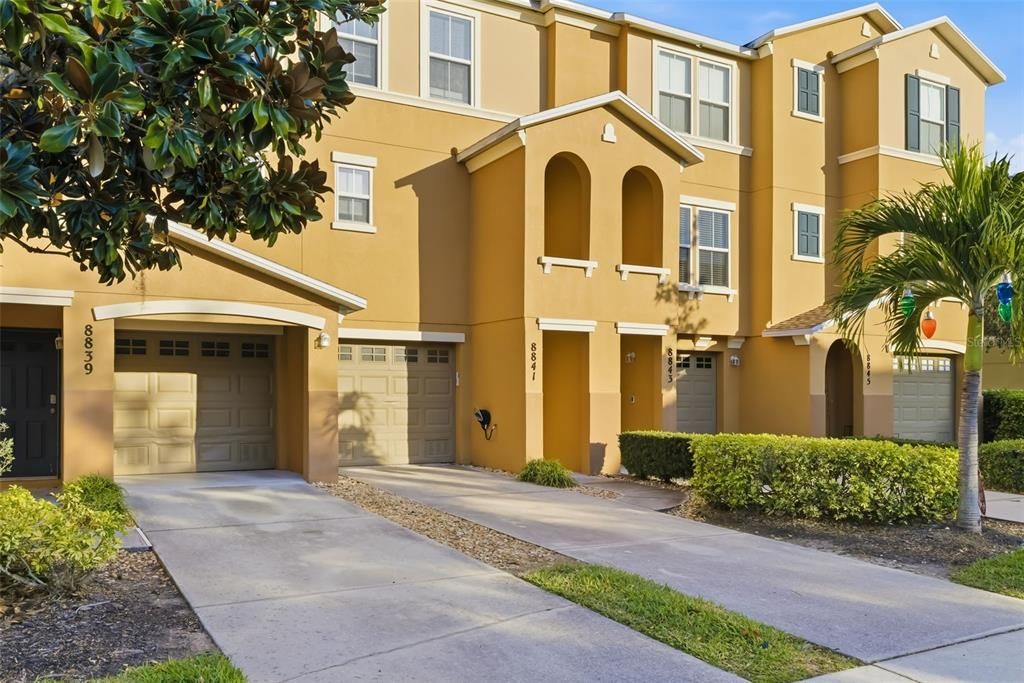 待售: $199,000 (2 贝兹, 2 浴室, 1064 平方英尺)