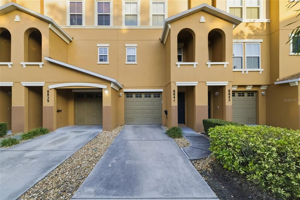 待售: $199,000 (2 贝兹, 2 浴室, 1064 平方英尺)