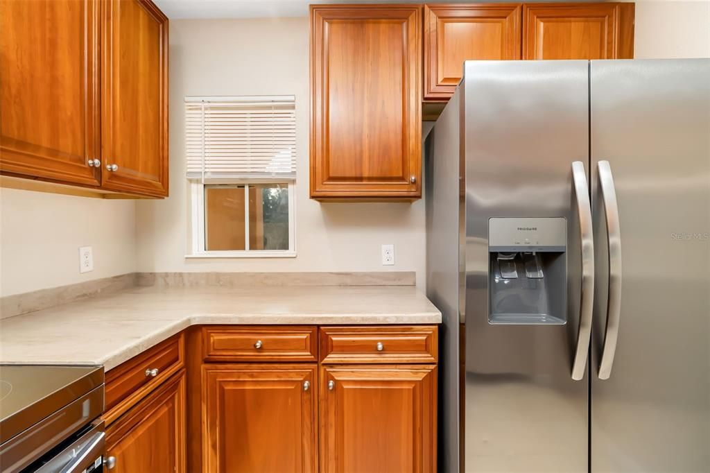 待售: $199,000 (2 贝兹, 2 浴室, 1064 平方英尺)