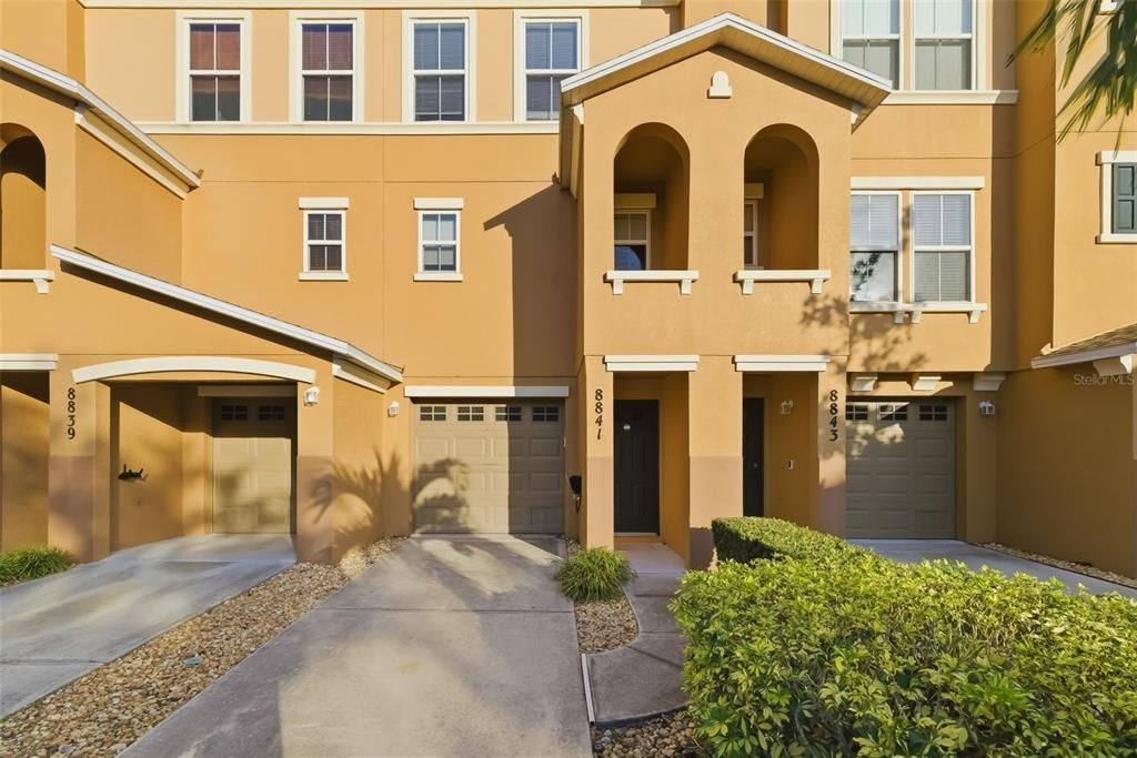 待售: $199,000 (2 贝兹, 2 浴室, 1064 平方英尺)