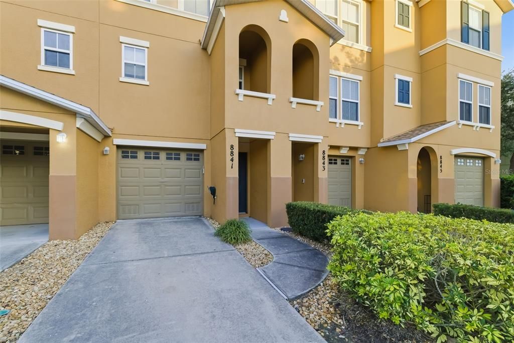 待售: $199,000 (2 贝兹, 2 浴室, 1064 平方英尺)