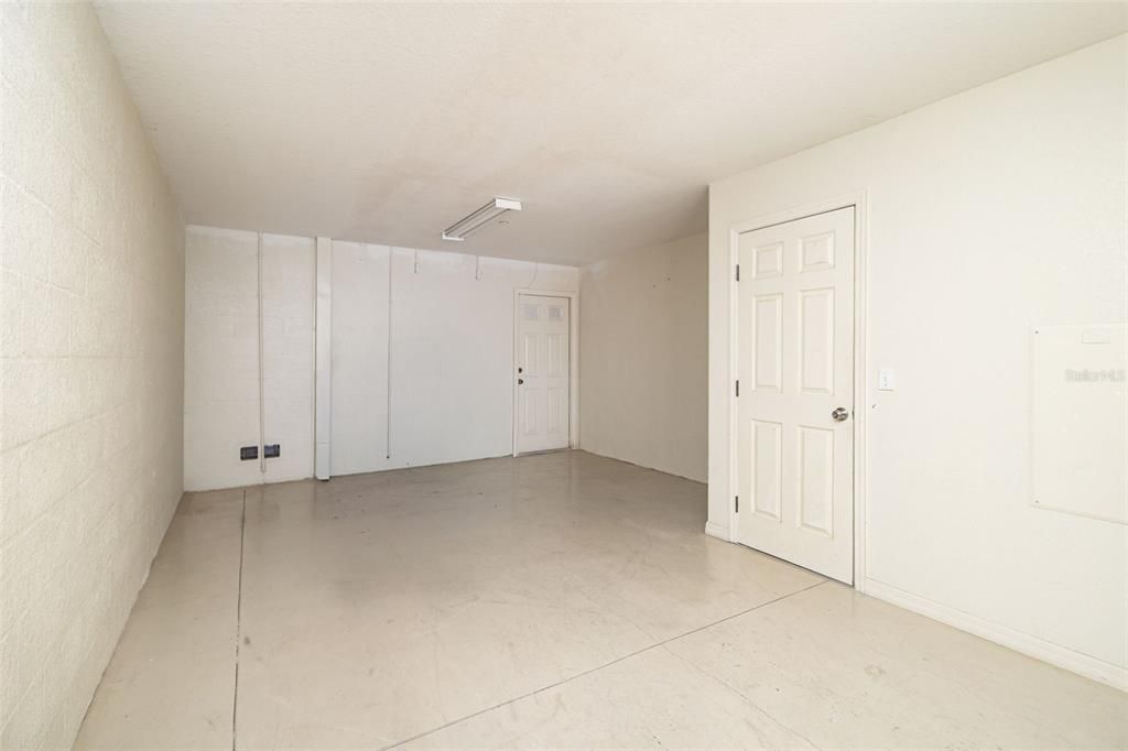 待售: $199,000 (2 贝兹, 2 浴室, 1064 平方英尺)