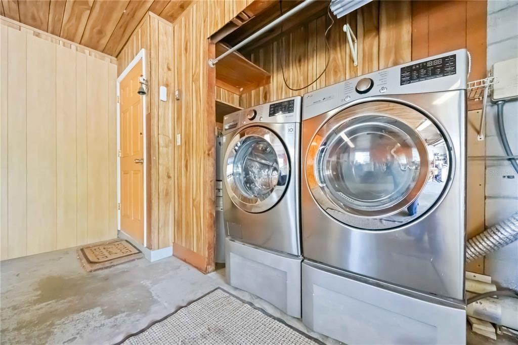 На продажу: $375,000 (3 спален, 2 ванн, 1884 Квадратных фут)