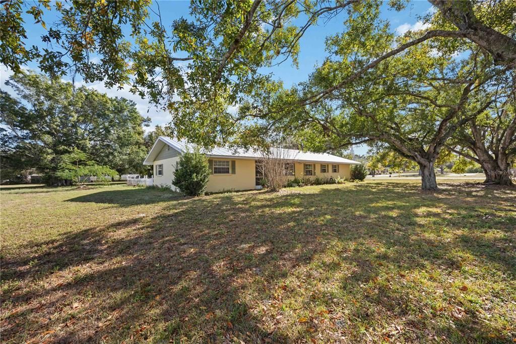 На продажу: $375,000 (3 спален, 2 ванн, 1884 Квадратных фут)