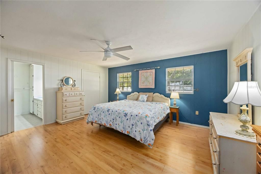 На продажу: $375,000 (3 спален, 2 ванн, 1884 Квадратных фут)