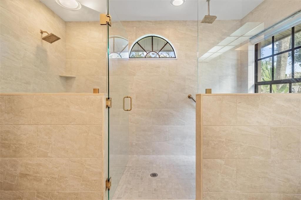 En Venta: $549,000 (4 camas, 3 baños, 2440 Pies cuadrados)