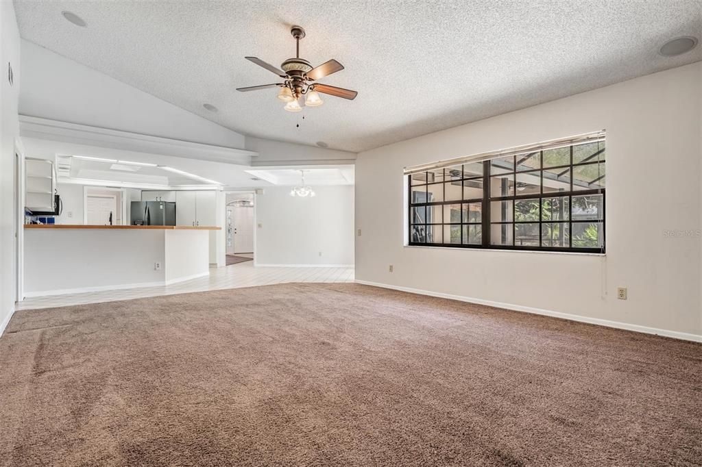 En Venta: $549,000 (4 camas, 3 baños, 2440 Pies cuadrados)